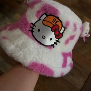 Hello kitty bucket hat